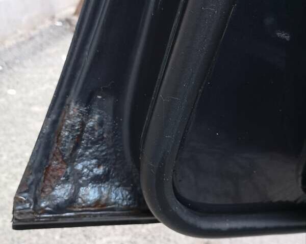 Черный Мерседес Ц-Класс, объемом двигателя 1.8 л и пробегом 321 тыс. км за 2750 $, фото 4 на Automoto.ua