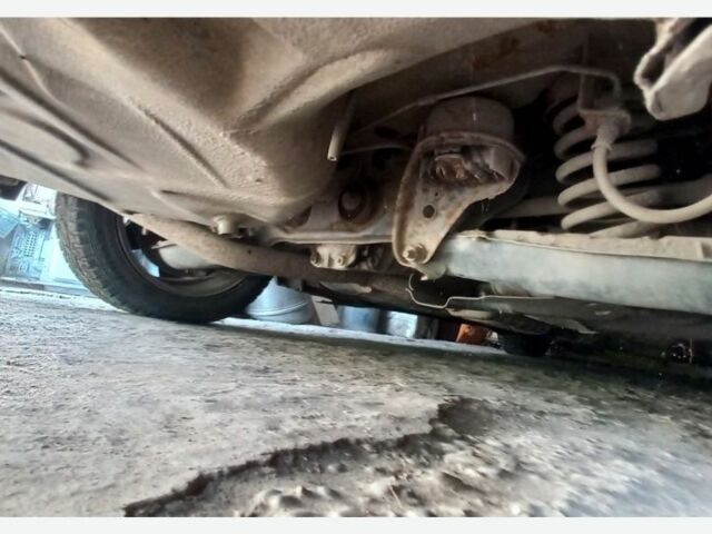 Чорний Мерседес Ц-Клас, об'ємом двигуна 0 л та пробігом 200 тис. км за 1300 $, фото 4 на Automoto.ua