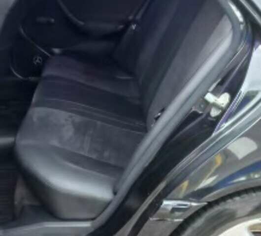 Черный Мерседес Ц-Класс, объемом двигателя 1.8 л и пробегом 252 тыс. км за 3800 $, фото 5 на Automoto.ua