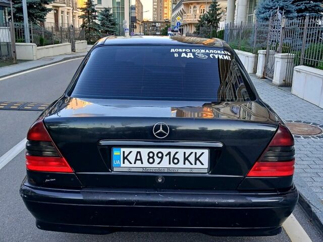 Чорний Мерседес Ц-Клас, об'ємом двигуна 1.8 л та пробігом 222 тис. км за 3500 $, фото 1 на Automoto.ua