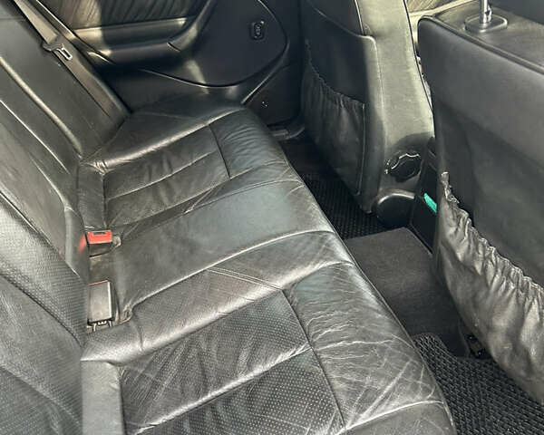 Черный Мерседес Ц-Класс, объемом двигателя 2 л и пробегом 337 тыс. км за 2999 $, фото 8 на Automoto.ua