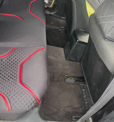 Чорний Мерседес Ц-Клас, об'ємом двигуна 2 л та пробігом 260 тис. км за 2598 $, фото 13 на Automoto.ua