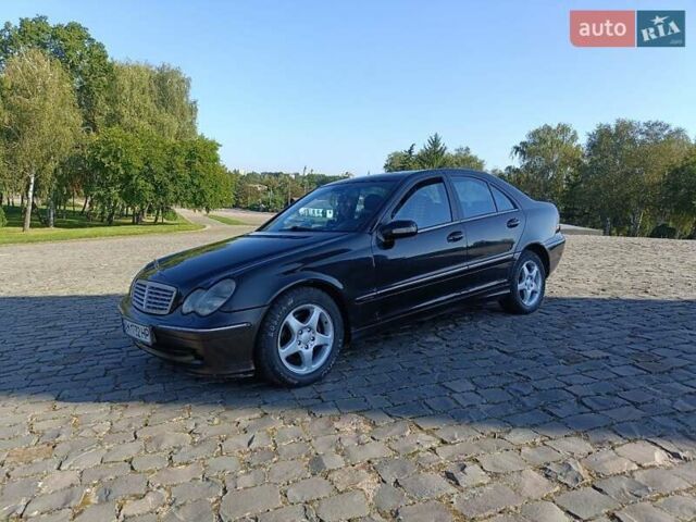Чорний Мерседес Ц-Клас, об'ємом двигуна 2.2 л та пробігом 310 тис. км за 4250 $, фото 7 на Automoto.ua