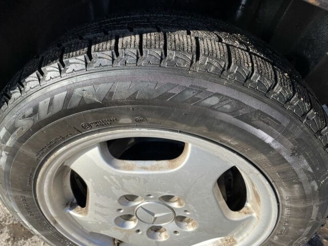 Чорний Мерседес Ц-Клас, об'ємом двигуна 1.8 л та пробігом 111 тис. км за 2750 $, фото 5 на Automoto.ua