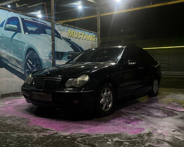 Чорний Мерседес Ц-Клас, об'ємом двигуна 2 л та пробігом 300 тис. км за 3500 $, фото 1 на Automoto.ua