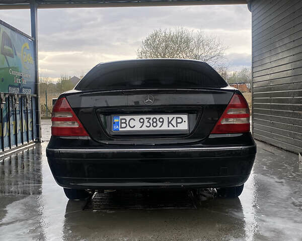 Чорний Мерседес Ц-Клас, об'ємом двигуна 2 л та пробігом 300 тис. км за 3500 $, фото 3 на Automoto.ua