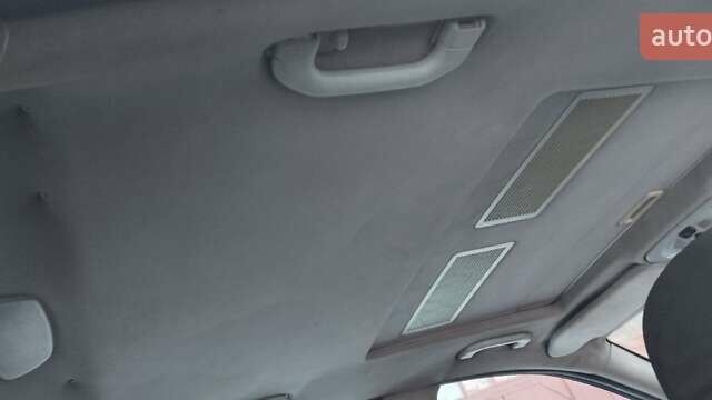 Черный Мерседес Ц-Класс, объемом двигателя 2.15 л и пробегом 400 тыс. км за 4300 $, фото 7 на Automoto.ua