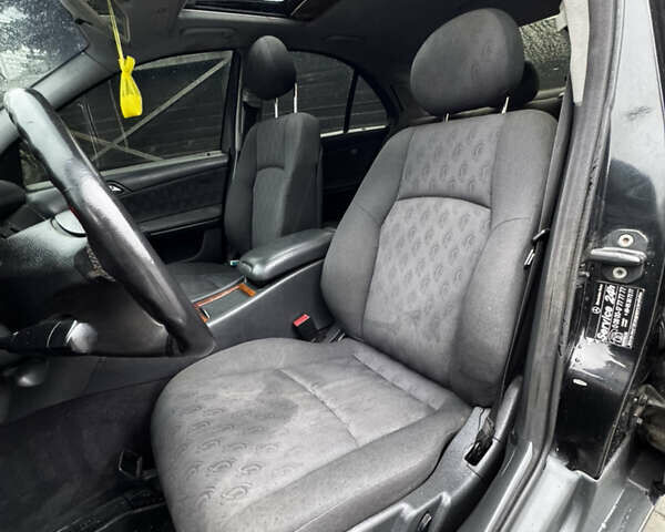 Мерседес Ц-Класс 2001 в Тернополе на Automoto.ua Черный Мерседес Ц-Класс, объемом двигателя 2 л и пробегом 250 тыс. км за 2400 $, фото 14 на Automoto.ua