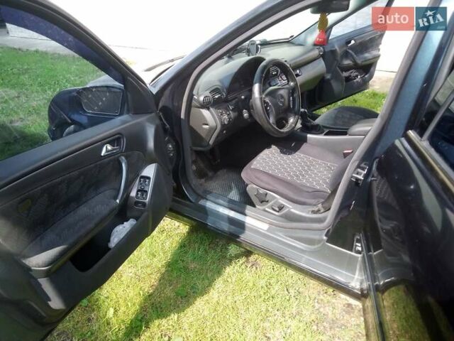 Мерседес Ц-Класс 2001 в Ивано-Франковске на Automoto.ua Черный Мерседес Ц-Класс, объемом двигателя 2 л и пробегом 400 тыс. км за 4500 $, фото 13 на Automoto.ua