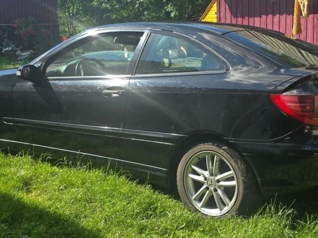 Чорний Мерседес Ц-Клас, об'ємом двигуна 2 л та пробігом 340 тис. км за 3400 $, фото 5 на Automoto.ua