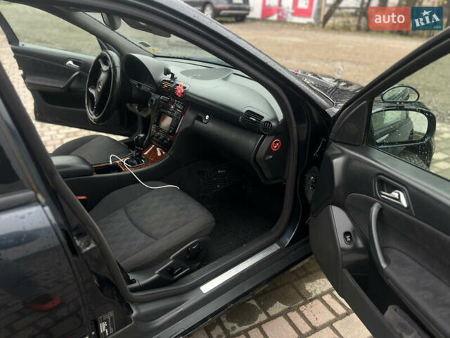 Чорний Мерседес Ц-Клас, об'ємом двигуна 2.15 л та пробігом 430 тис. км за 3650 $, фото 15 на Automoto.ua