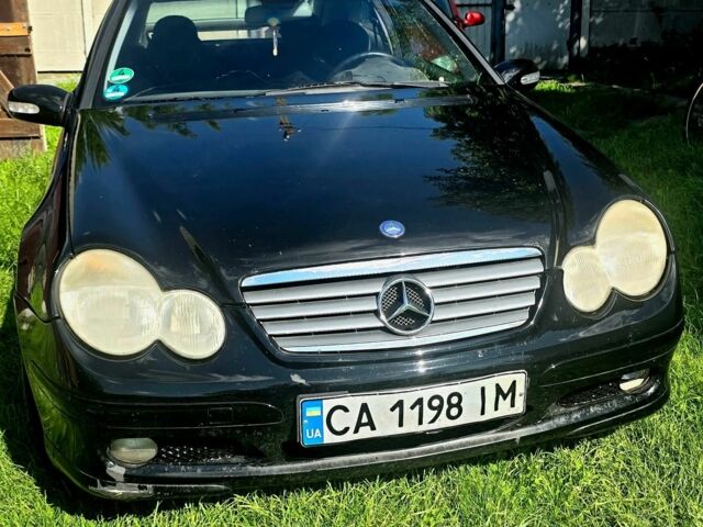Чорний Мерседес Ц-Клас, об'ємом двигуна 2 л та пробігом 340 тис. км за 3400 $, фото 4 на Automoto.ua