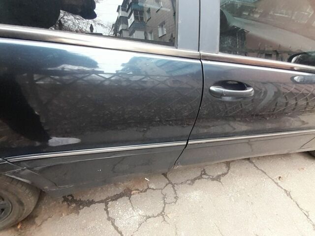 Черный Мерседес Ц-Класс, объемом двигателя 0 л и пробегом 400 тыс. км за 4200 $, фото 8 на Automoto.ua