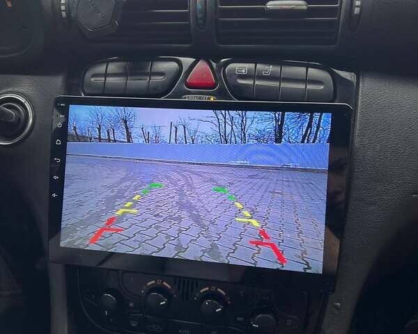 Черный Мерседес Ц-Класс, объемом двигателя 2.2 л и пробегом 380 тыс. км за 4800 $, фото 7 на Automoto.ua