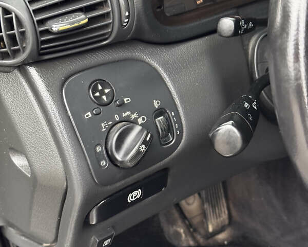 Мерседес Ц-Класс 2001 в Тернополе на Automoto.ua Черный Мерседес Ц-Класс, объемом двигателя 2 л и пробегом 250 тыс. км за 2400 $, фото 13 на Automoto.ua