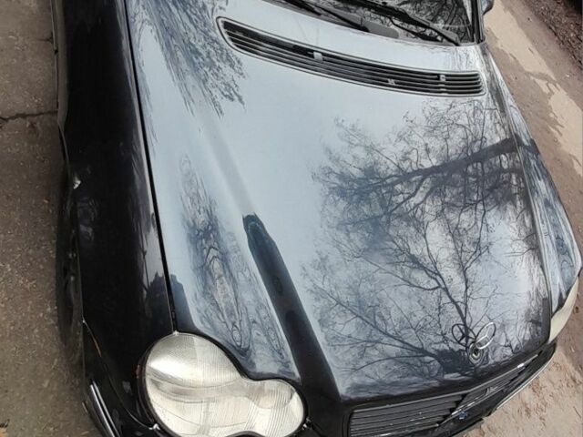 Черный Мерседес Ц-Класс, объемом двигателя 0 л и пробегом 400 тыс. км за 4200 $, фото 9 на Automoto.ua