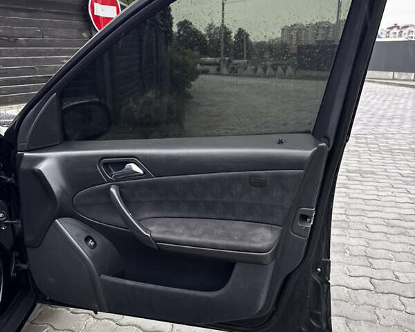 Мерседес Ц-Класс 2001 в Тернополе на Automoto.ua Черный Мерседес Ц-Класс, объемом двигателя 2 л и пробегом 250 тыс. км за 2400 $, фото 28 на Automoto.ua
