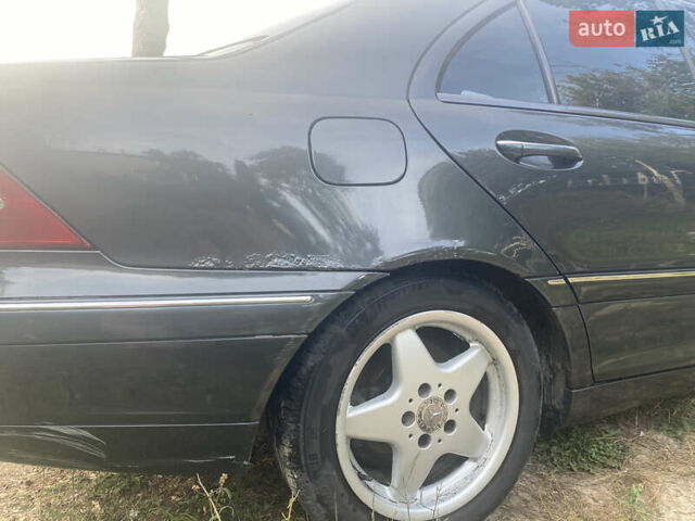 Черный Мерседес Ц-Класс, объемом двигателя 2.7 л и пробегом 300 тыс. км за 3400 $, фото 9 на Automoto.ua