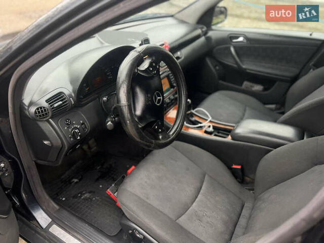 Чорний Мерседес Ц-Клас, об'ємом двигуна 2.15 л та пробігом 430 тис. км за 3650 $, фото 7 на Automoto.ua