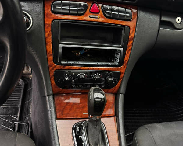 Мерседес Ц-Класс 2001 в Тернополе на Automoto.ua Черный Мерседес Ц-Класс, объемом двигателя 2 л и пробегом 250 тыс. км за 2400 $, фото 15 на Automoto.ua