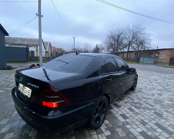 Черный Мерседес Ц-Класс, объемом двигателя 2 л и пробегом 360 тыс. км за 4200 $, фото 28 на Automoto.ua