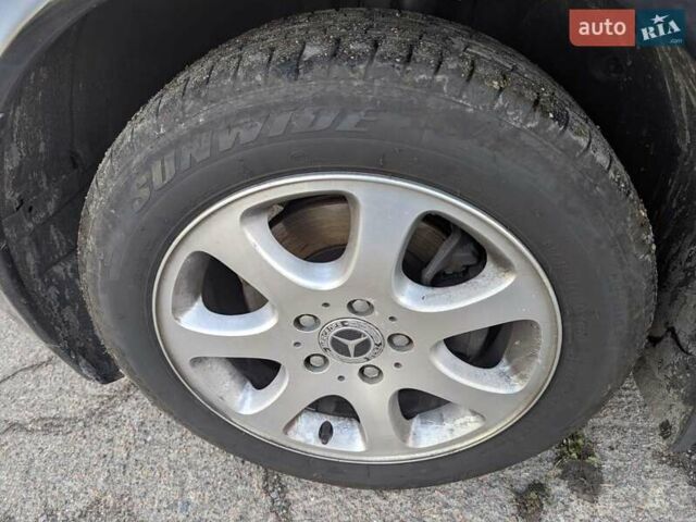 Чорний Мерседес Ц-Клас, об'ємом двигуна 2 л та пробігом 330 тис. км за 6000 $, фото 7 на Automoto.ua