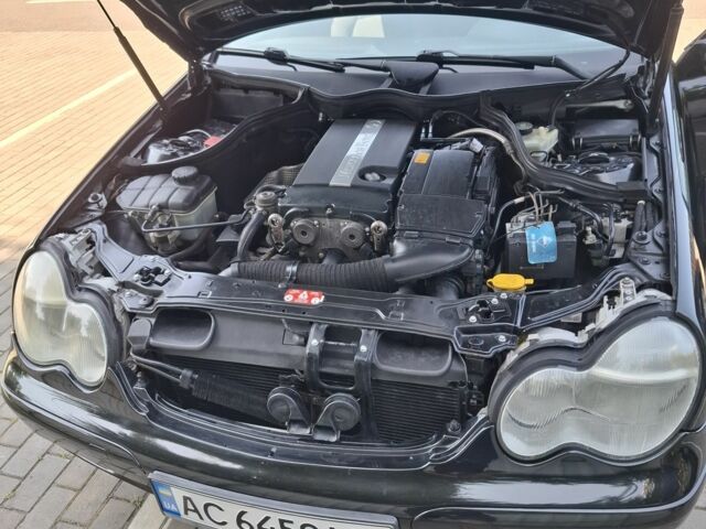 Черный Мерседес Ц-Класс, объемом двигателя 0 л и пробегом 294 тыс. км за 5300 $, фото 2 на Automoto.ua