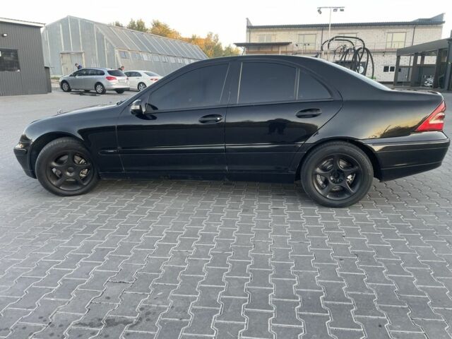 Чорний Мерседес Ц-Клас, об'ємом двигуна 2 л та пробігом 350 тис. км за 4300 $, фото 8 на Automoto.ua
