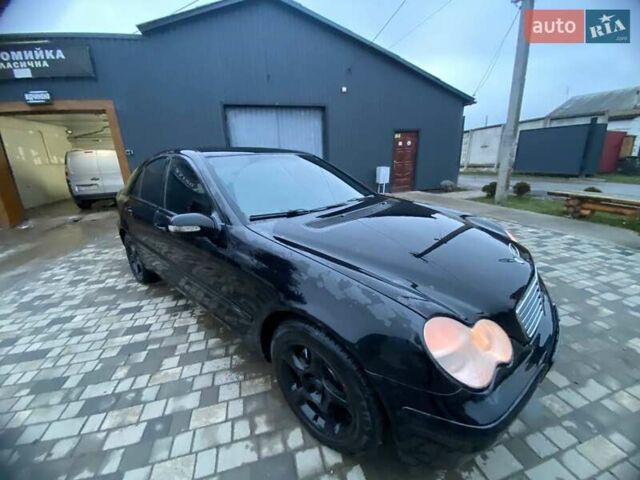 Черный Мерседес Ц-Класс, объемом двигателя 2 л и пробегом 360 тыс. км за 4200 $, фото 22 на Automoto.ua