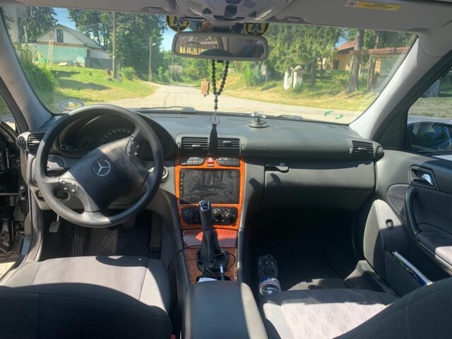 Черный Мерседес Ц-Класс, объемом двигателя 1.8 л и пробегом 240 тыс. км за 5500 $, фото 6 на Automoto.ua