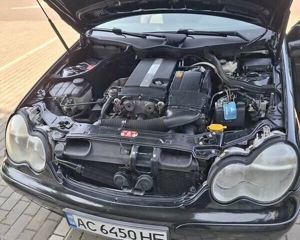 Черный Мерседес Ц-Класс, объемом двигателя 1.8 л и пробегом 294 тыс. км за 5700 $, фото 1 на Automoto.ua