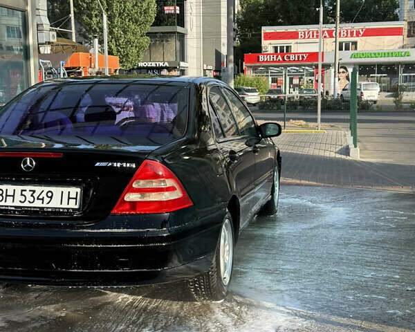 Черный Мерседес Ц-Класс, объемом двигателя 2 л и пробегом 370 тыс. км за 2900 $, фото 9 на Automoto.ua