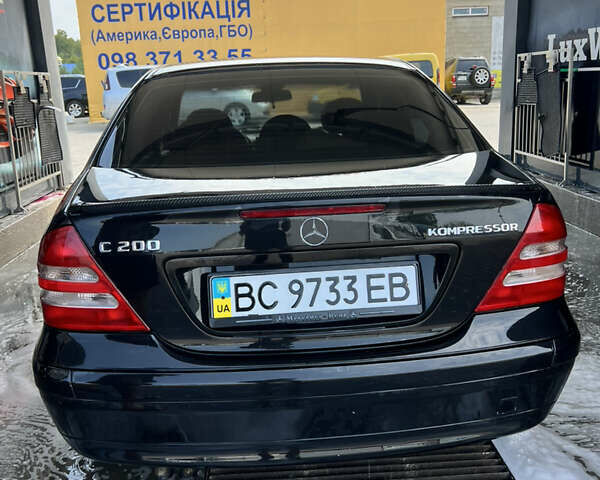 Чорний Мерседес Ц-Клас, об'ємом двигуна 2 л та пробігом 297 тис. км за 4500 $, фото 6 на Automoto.ua