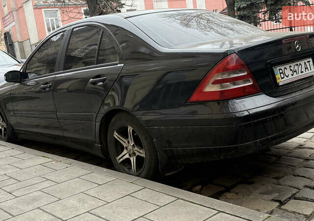 Черный Мерседес Ц-Класс, объемом двигателя 1.8 л и пробегом 372 тыс. км за 4200 $, фото 7 на Automoto.ua