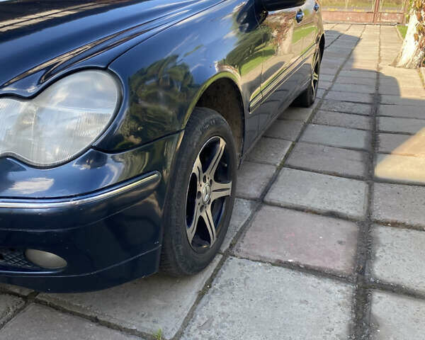Мерседес Ц-Клас 2002 у Львові на Automoto.ua Чорний Мерседес Ц-Клас, об'ємом двигуна 1.8 л та пробігом 360 тис. км за 3900 $, фото 1 на Automoto.ua