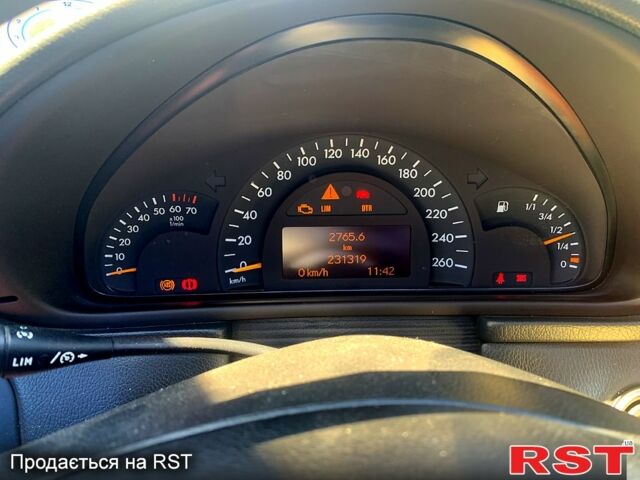 Черный Мерседес Ц-Класс, объемом двигателя 1.8 л и пробегом 240 тыс. км за 5500 $, фото 5 на Automoto.ua