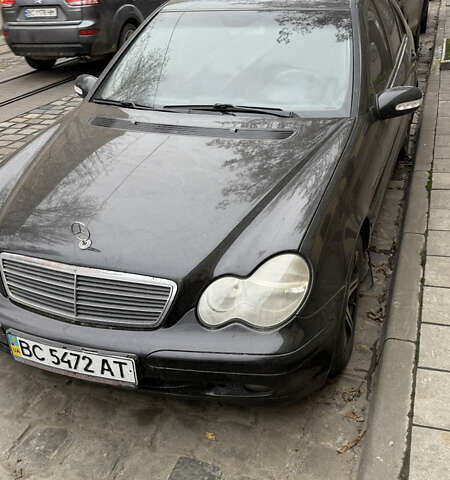 Черный Мерседес Ц-Класс, объемом двигателя 1.8 л и пробегом 372 тыс. км за 4200 $, фото 3 на Automoto.ua