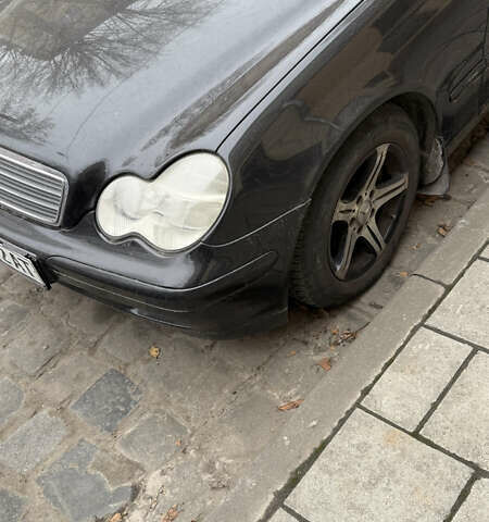 Черный Мерседес Ц-Класс, объемом двигателя 1.8 л и пробегом 372 тыс. км за 4200 $, фото 2 на Automoto.ua