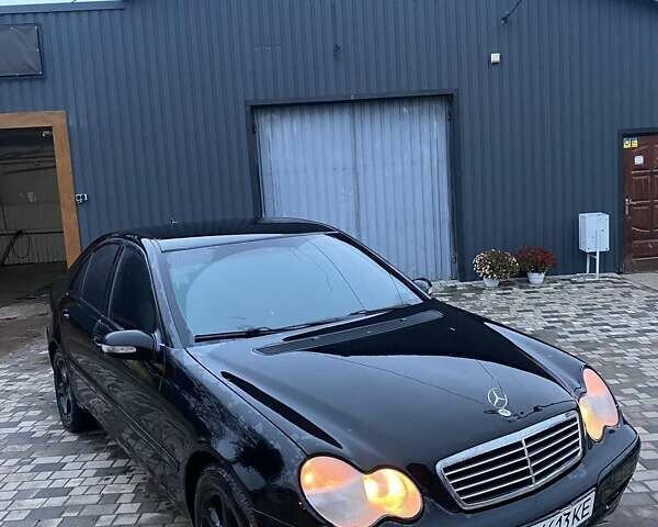 Черный Мерседес Ц-Класс, объемом двигателя 2 л и пробегом 360 тыс. км за 4200 $, фото 29 на Automoto.ua
