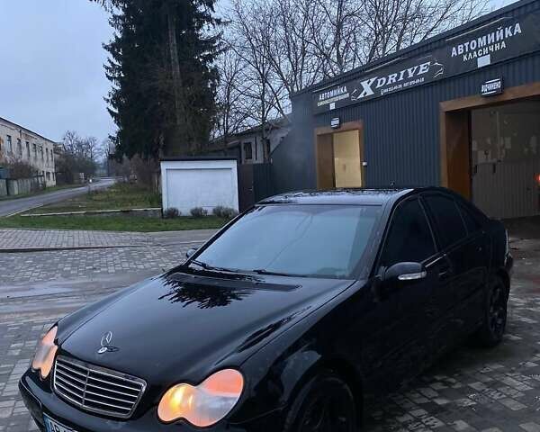 Черный Мерседес Ц-Класс, объемом двигателя 2 л и пробегом 360 тыс. км за 4200 $, фото 26 на Automoto.ua