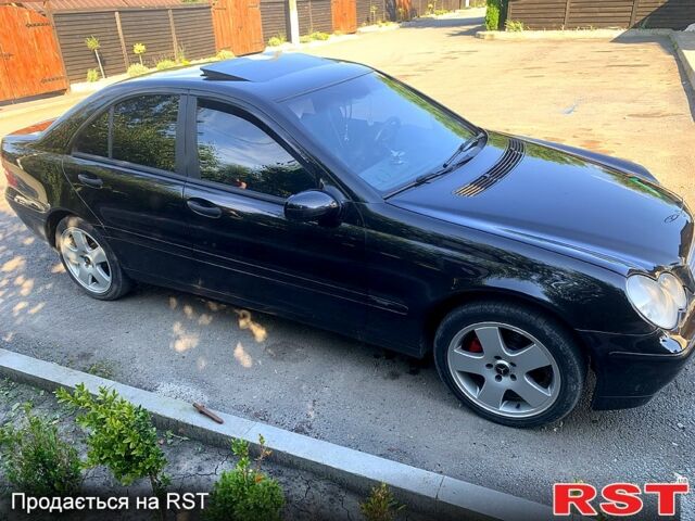 Черный Мерседес Ц-Класс, объемом двигателя 1.8 л и пробегом 240 тыс. км за 5500 $, фото 4 на Automoto.ua