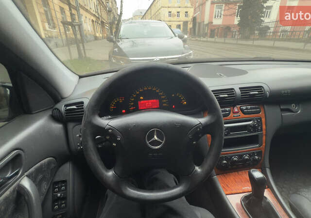Черный Мерседес Ц-Класс, объемом двигателя 1.8 л и пробегом 372 тыс. км за 4200 $, фото 8 на Automoto.ua