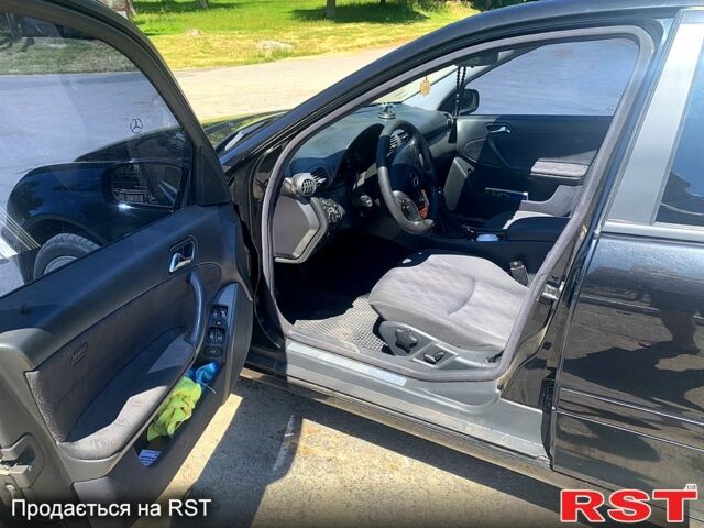 Черный Мерседес Ц-Класс, объемом двигателя 1.8 л и пробегом 240 тыс. км за 5500 $, фото 9 на Automoto.ua