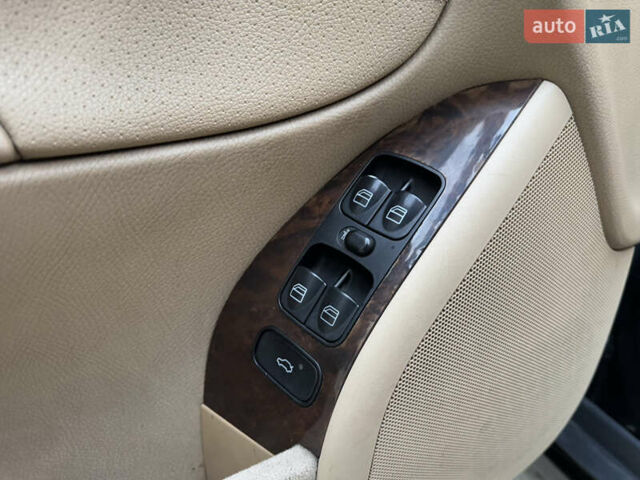 Черный Мерседес Ц-Класс, объемом двигателя 2.2 л и пробегом 400 тыс. км за 3600 $, фото 21 на Automoto.ua