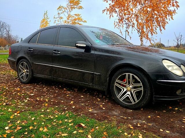 Черный Мерседес Ц-Класс, объемом двигателя 2.1 л и пробегом 412 тыс. км за 6600 $, фото 2 на Automoto.ua