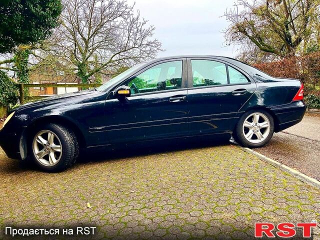 Чорний Мерседес Ц-Клас, об'ємом двигуна 1.8 л та пробігом 287 тис. км за 4300 $, фото 3 на Automoto.ua