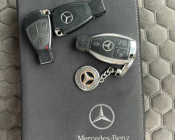 Черный Мерседес Ц-Класс, объемом двигателя 2.15 л и пробегом 300 тыс. км за 4950 $, фото 14 на Automoto.ua