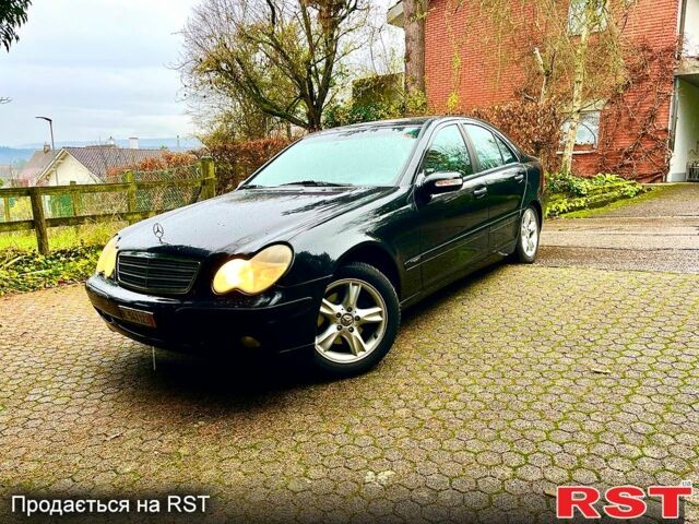 Чорний Мерседес Ц-Клас, об'ємом двигуна 1.8 л та пробігом 287 тис. км за 4300 $, фото 2 на Automoto.ua