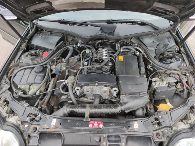 Черный Мерседес Ц-Класс, объемом двигателя 1.8 л и пробегом 240 тыс. км за 5500 $, фото 6 на Automoto.ua