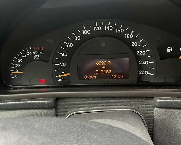 Черный Мерседес Ц-Класс, объемом двигателя 1.8 л и пробегом 313 тыс. км за 4700 $, фото 5 на Automoto.ua